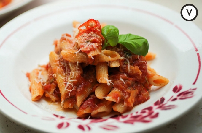 Cómo hacer que los niños coman vegetales: Penne con vegetales y tomate -  Jamie Oliver Recetas en Español - Videos Jamie Oliver en Español